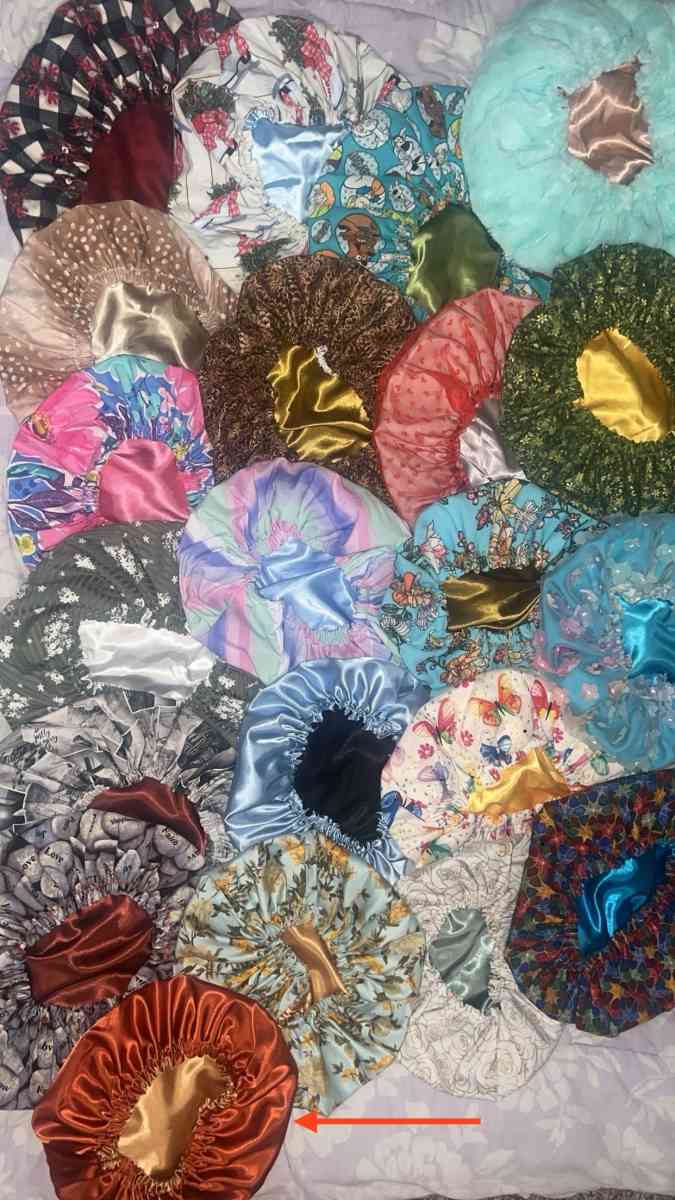 Bonnets and Pillow Cases - Columbus, Ohio - FleaMarketBay