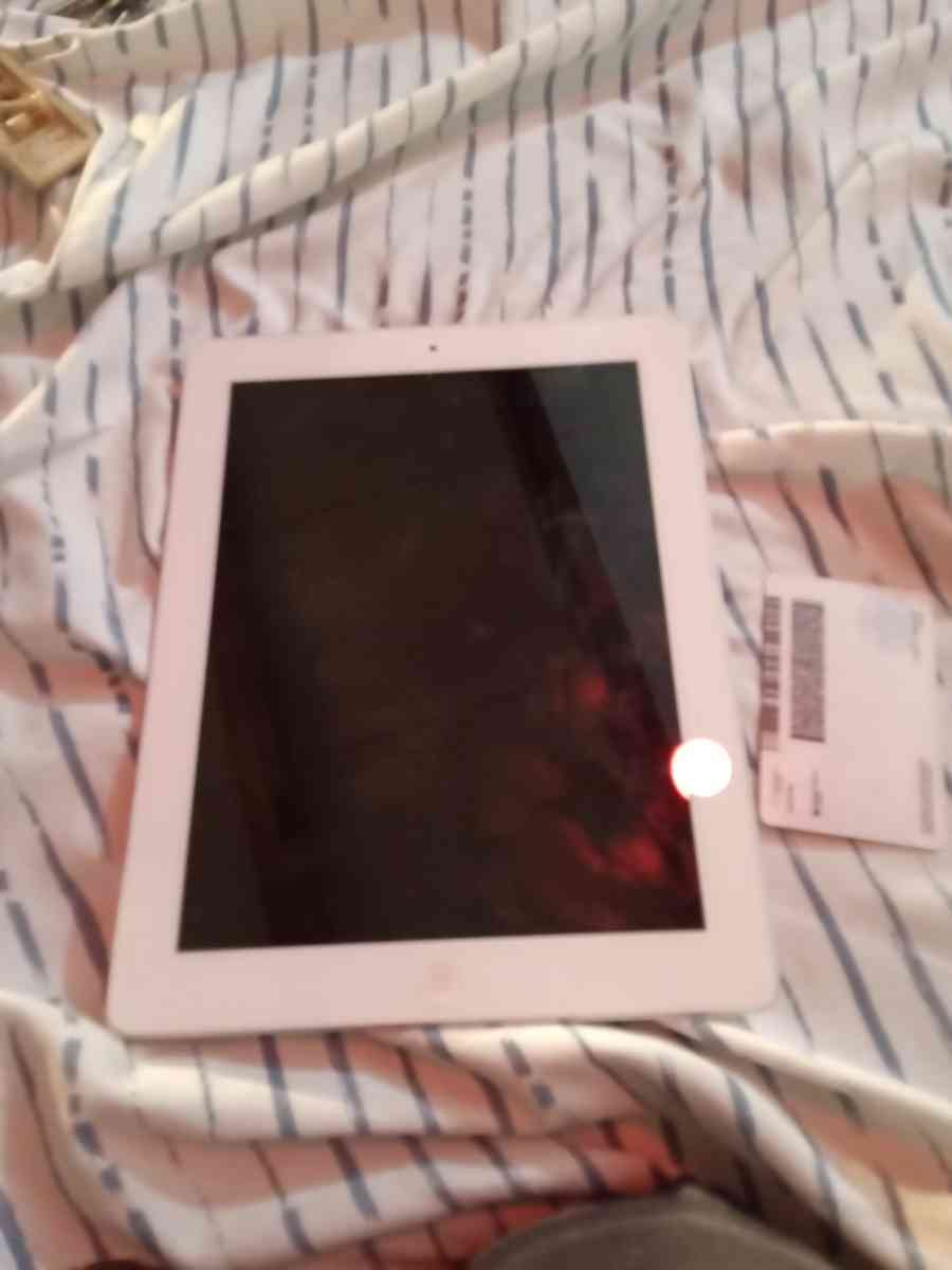 I pad needs to be unlocked from apple store - Ada, Oklahoma