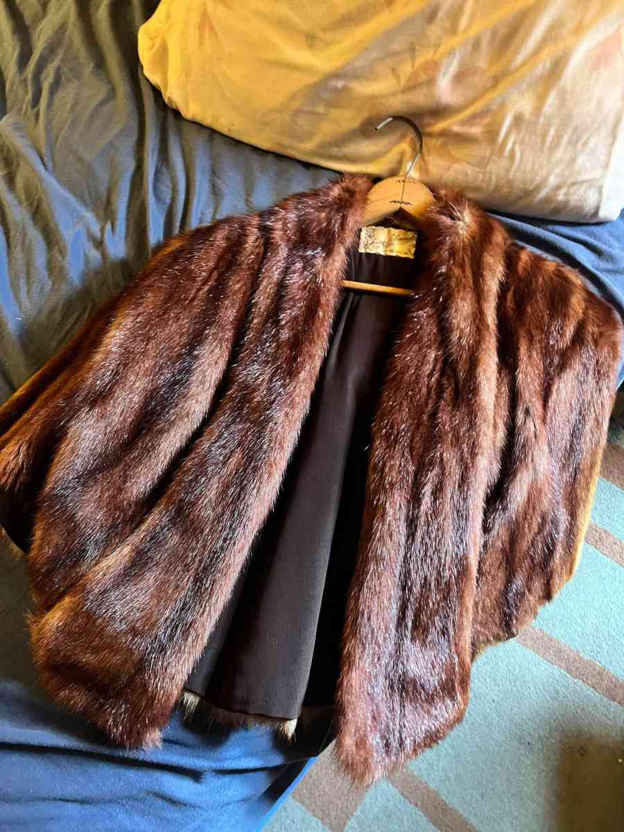 old furs - Wind Gap, Pennsylvania - FleaMarketBay