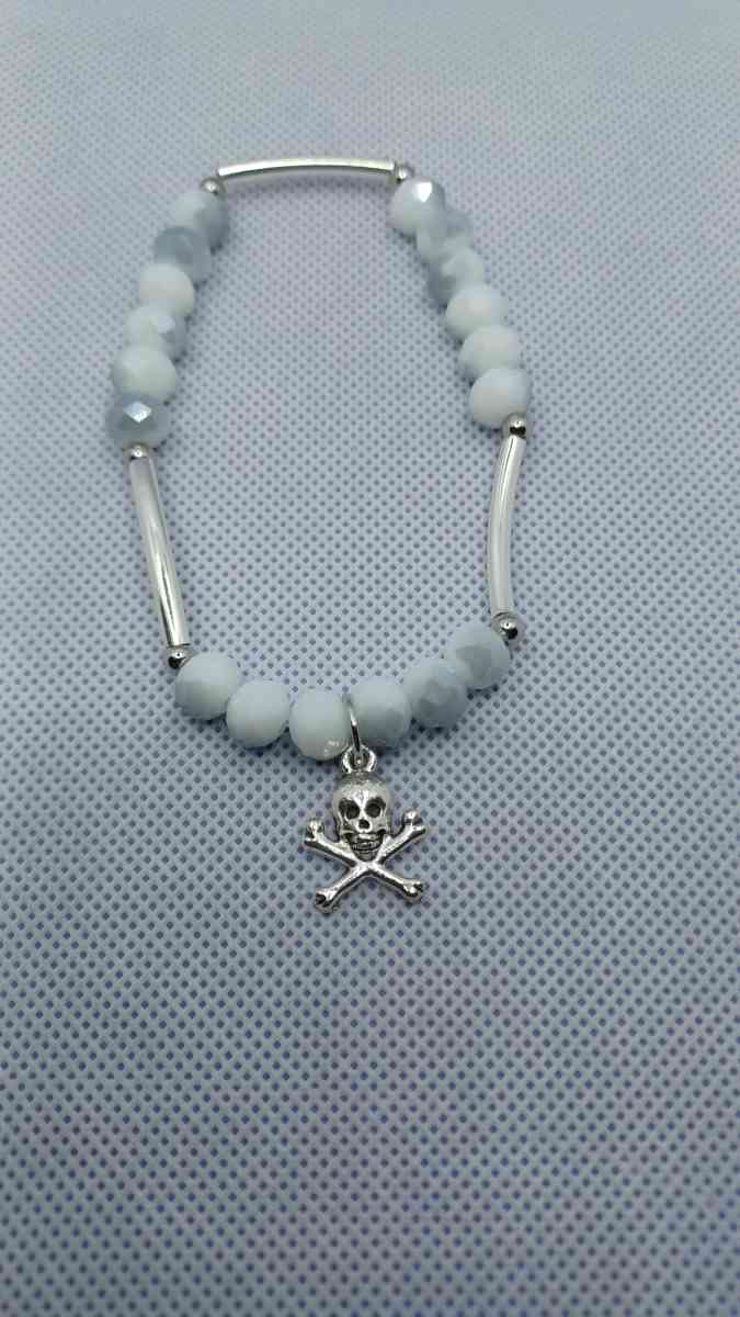 white gray crystal bracelet - Brownsville, Texas