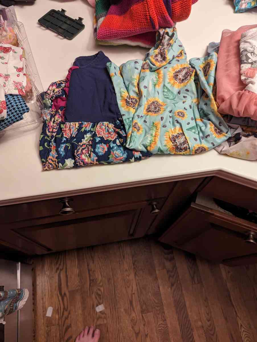 5 t girls clothing - Leominster, Massachusetts - FleaMarketBay