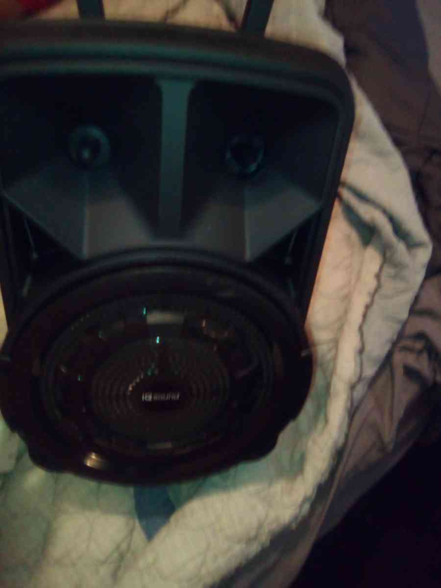 IQ Sound Bluetooth Speaker - Los Angeles, California