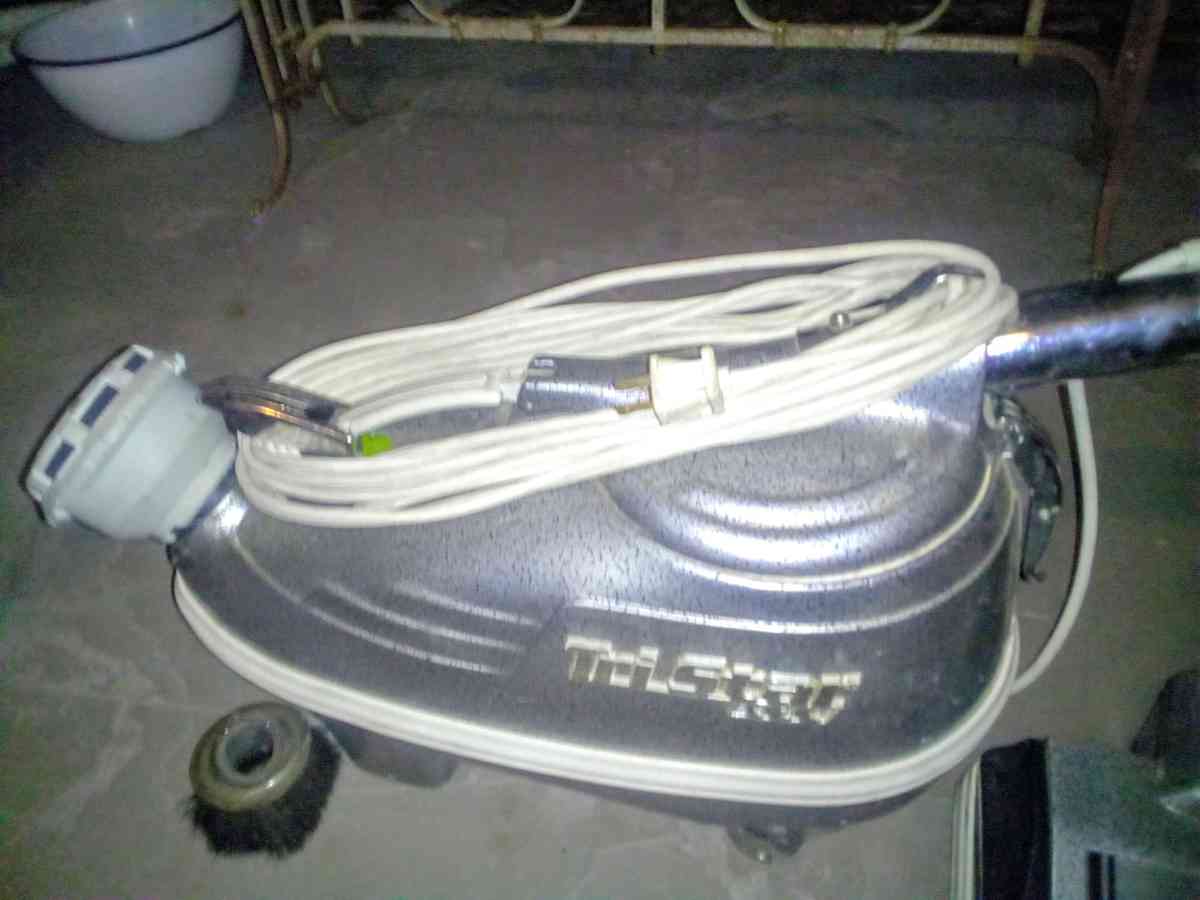 TriStar DXL vacuum from 70s - Desert Hot Springs, California - FleaMarketBay