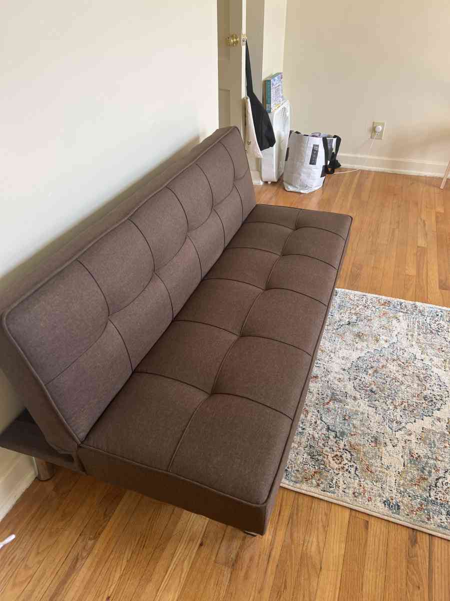 Couch small sofa - Columbus, Georgia - FleaMarketBay