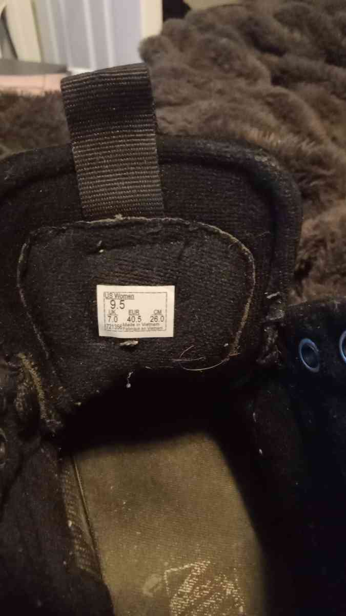 womens Vans - Indianapolis, Indiana - FleaMarketBay