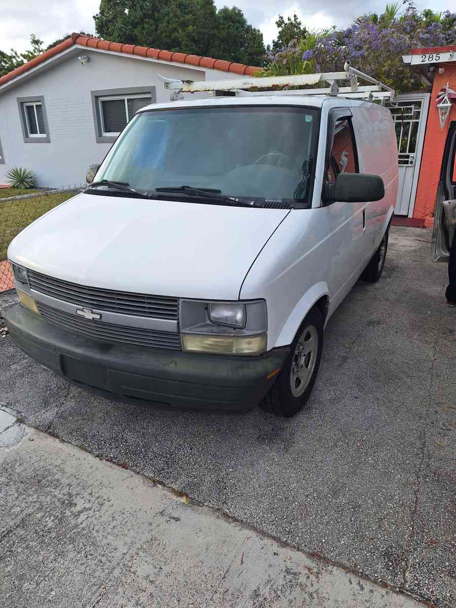 astro van 2005 - Miami, Florida - FleaMarketBay