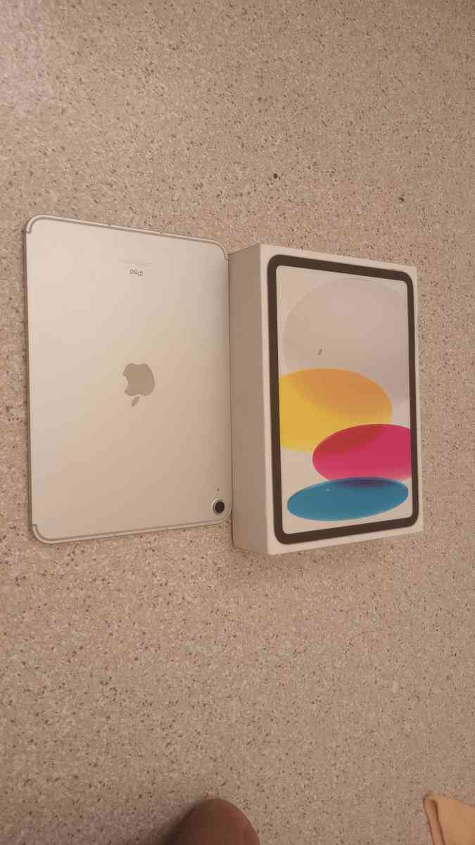 I pad gen 10 - Seattle, Washington - FleaMarketBay