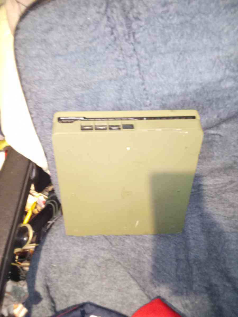 playstation 4 special edition camoflauge with onecontroller - Tampa, Florida
