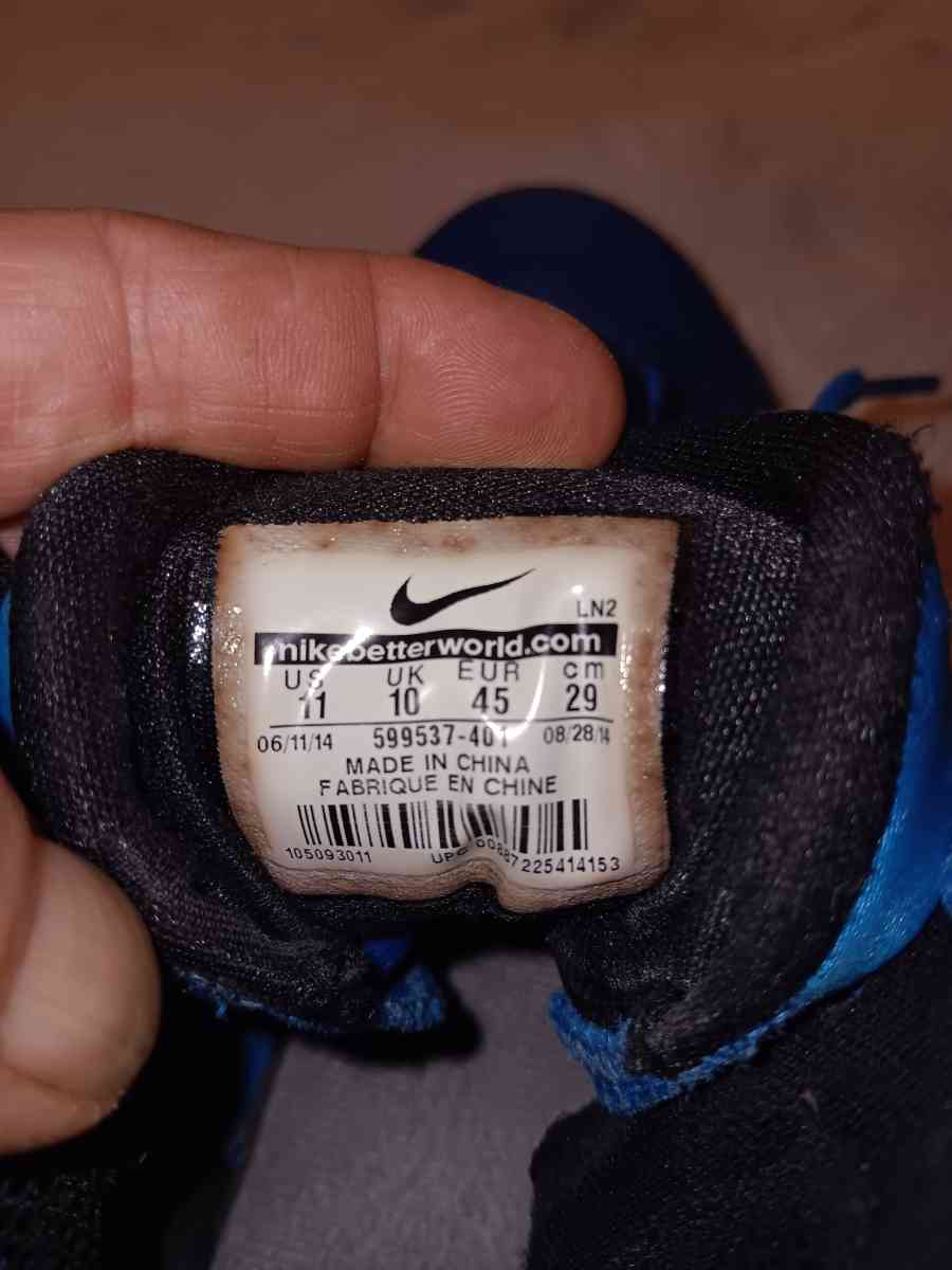 NIKE SNEAKERS - Barnstable, Massachusetts - FleaMarketBay