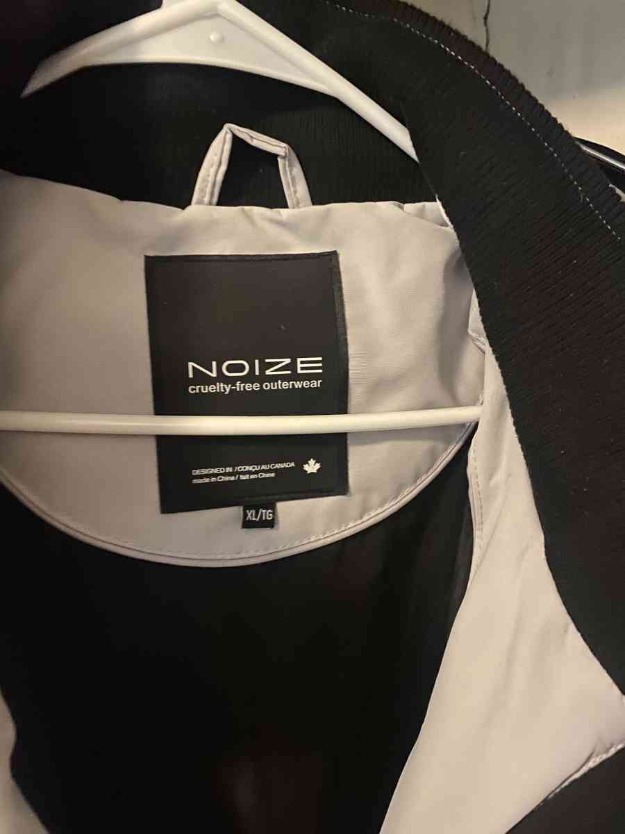 ladies coat - New York, New York - FleaMarketBay