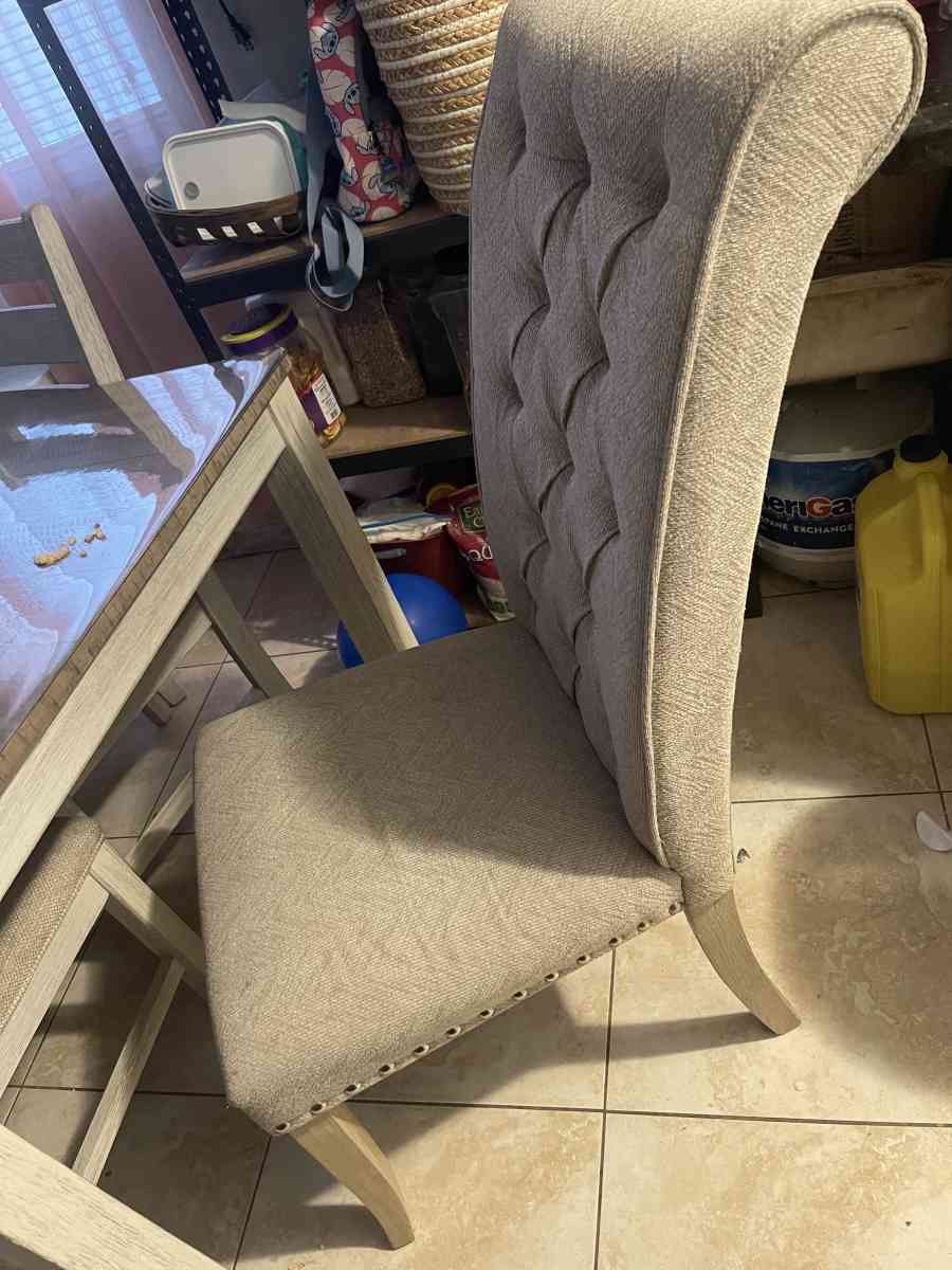 dining chairs - Fort Lauderdale, Florida - FleaMarketBay