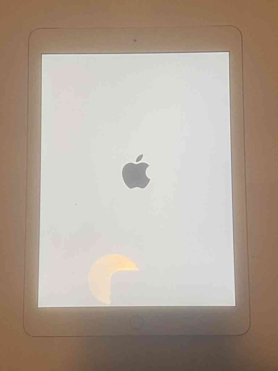 iPad 9 7inch - Atlanta, Georgia