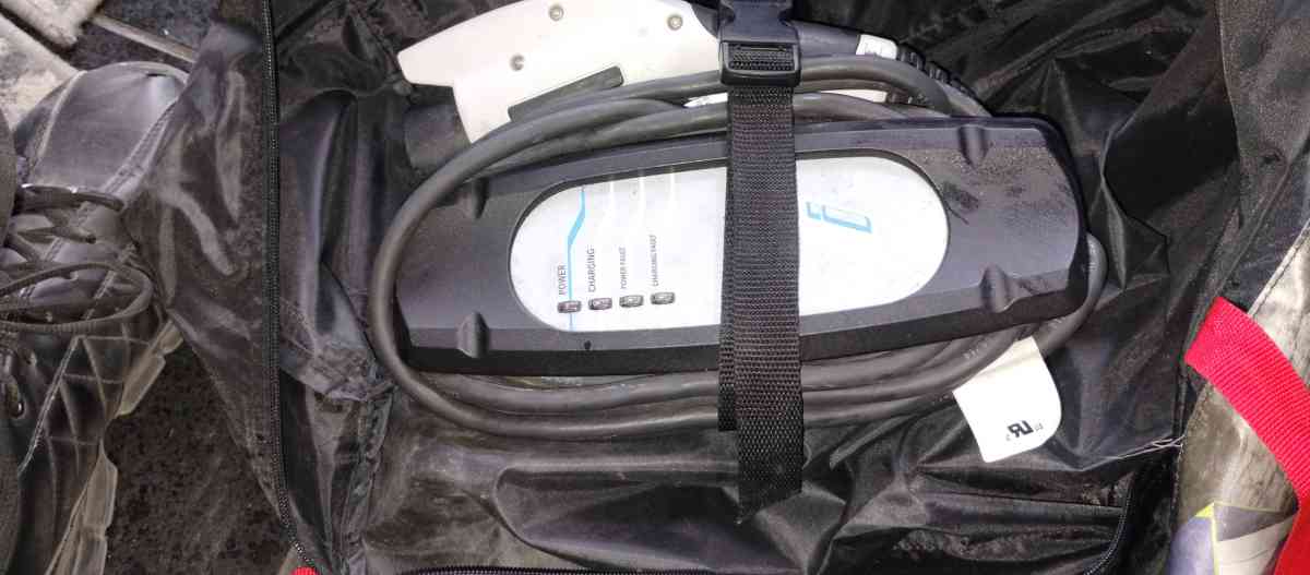 brand new never used BMW portable charger - Las Vegas, Nevada - FleaMarketBay