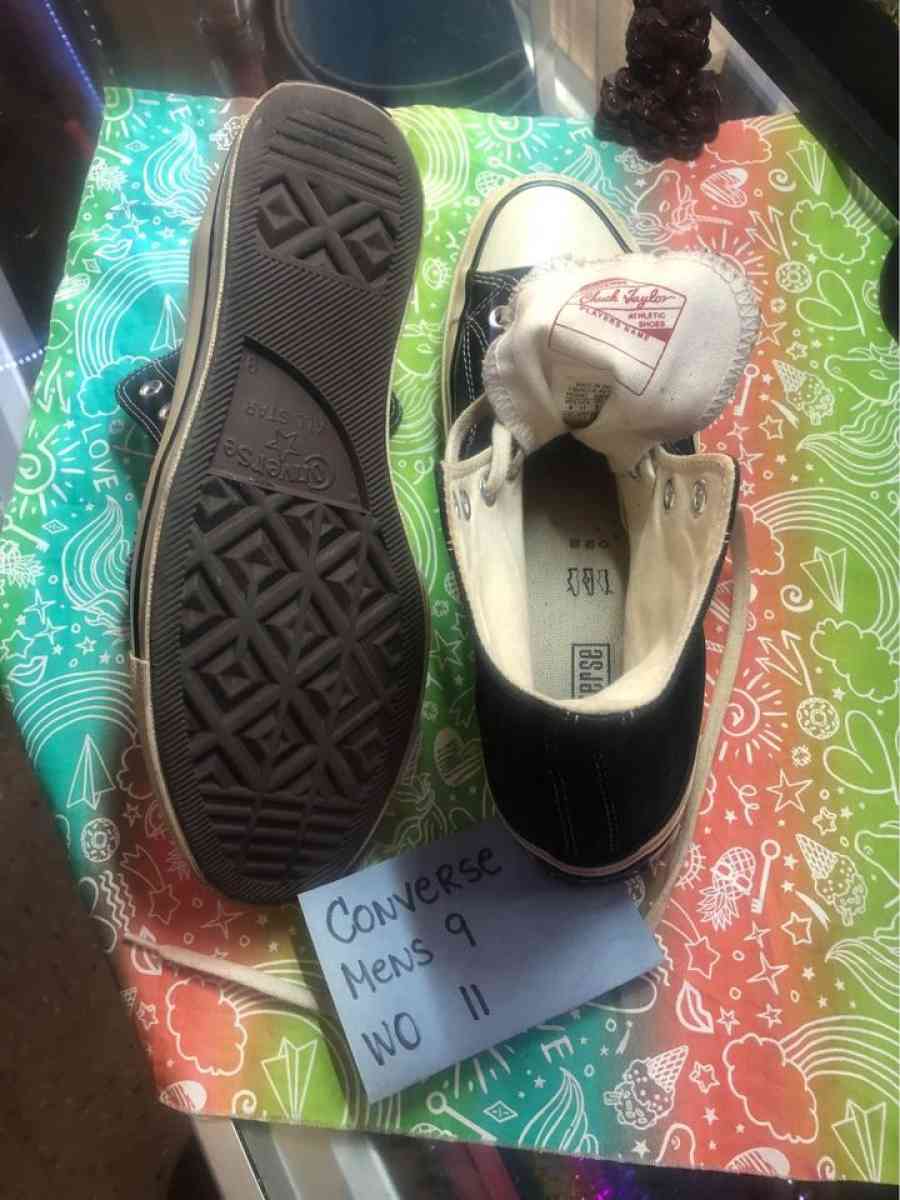 Mens size 9 Converse - Brooklyn, New York - FleaMarketBay