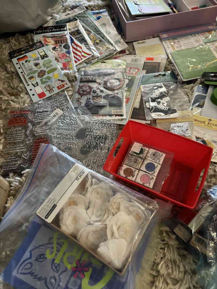 scrapbooking supplies - Saint Petersburg, Florida - FleaMarketBay