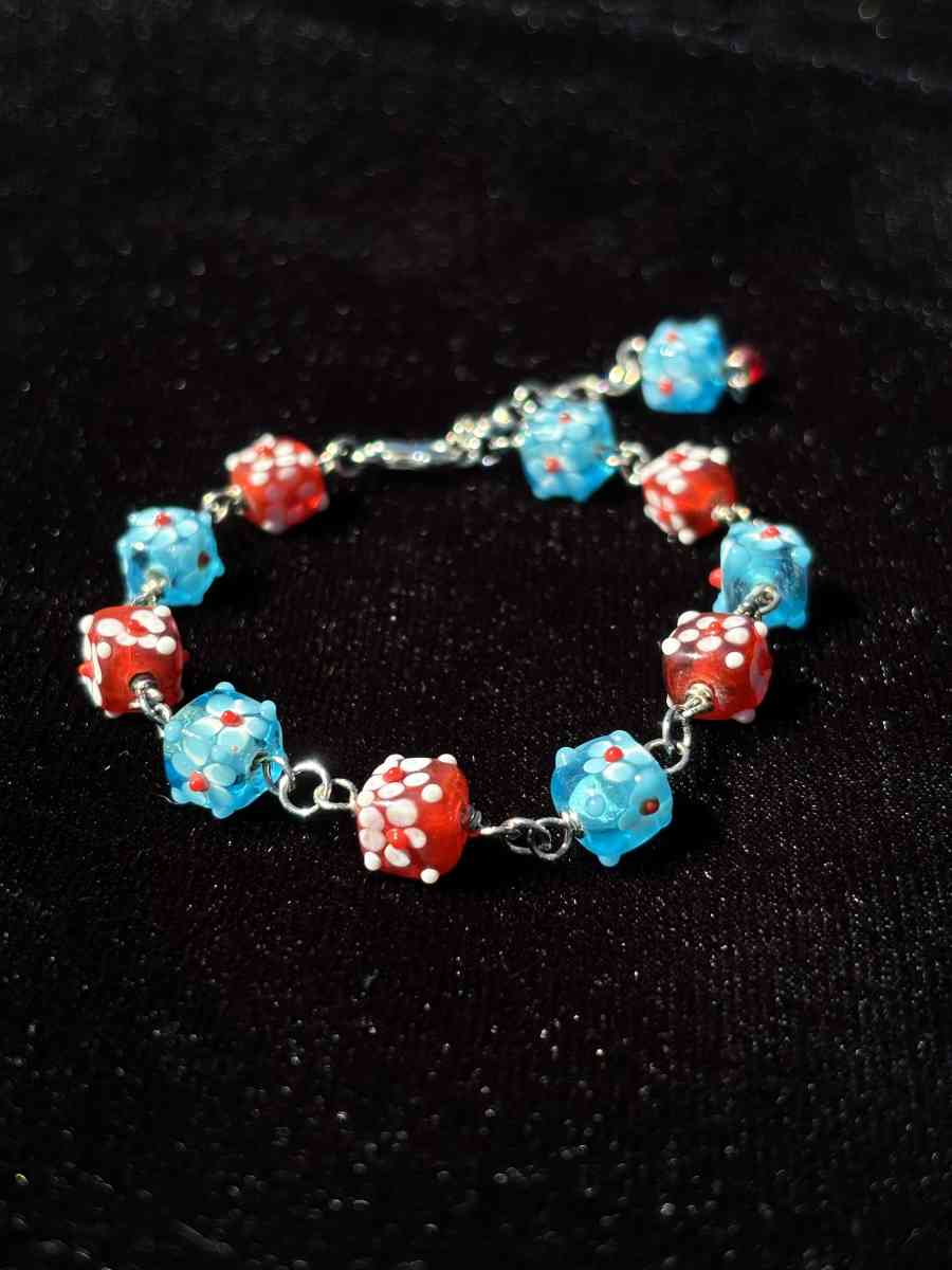 Handmade textured glass beaded bracelet - Tehachapi, California