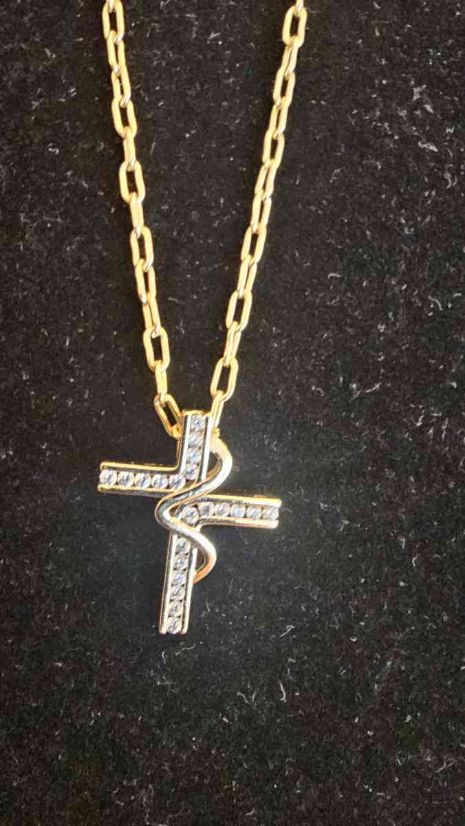 neckless with pedant - Rochester, New York - FleaMarketBay