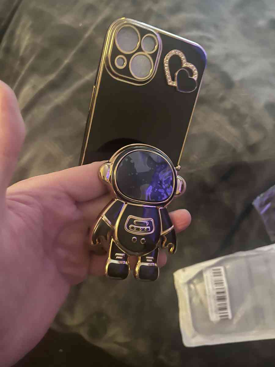 iPhone 13 14 case 3D kickstand and fingerhold brand new - Rancho Cucamonga, California - FleaMarketBay