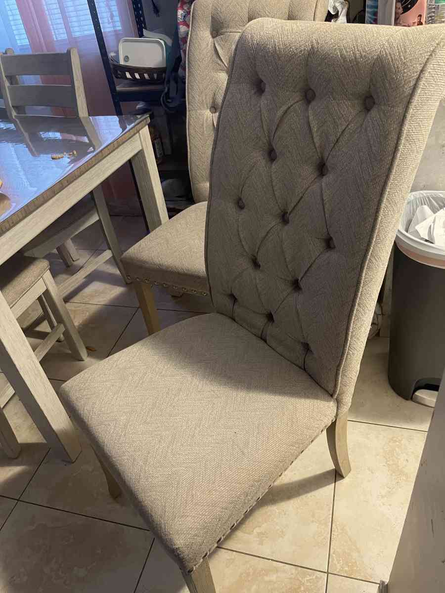 dining chairs - Fort Lauderdale, Florida - FleaMarketBay