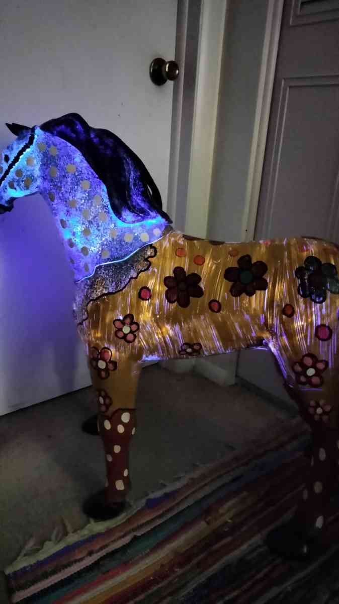 childrens light up hand painted horse can sit on - Catasauqua, Pennsylvania - FleaMarketBay