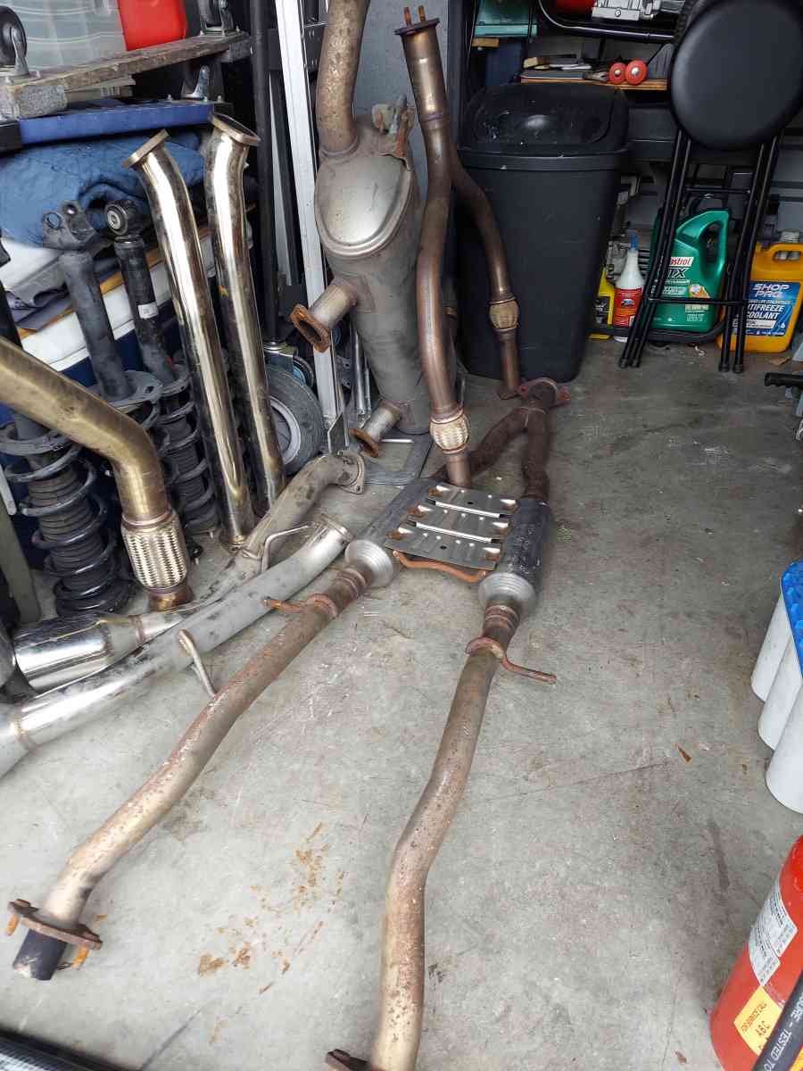 Q50 original Infiniti exhaust system - Pembroke Pines, Florida