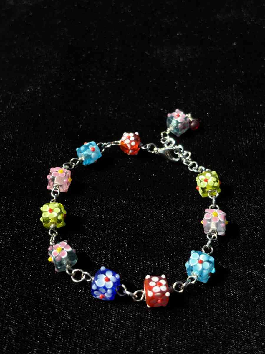 Handmade textured glass beaded bracelet - Tehachapi, California