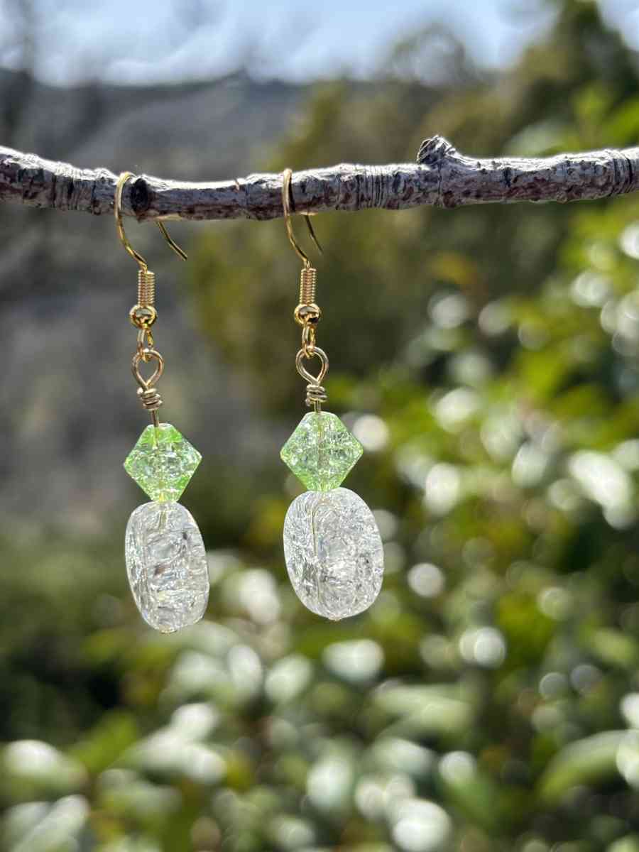 handmade glass beaded earrings - Tehachapi, California - FleaMarketBay