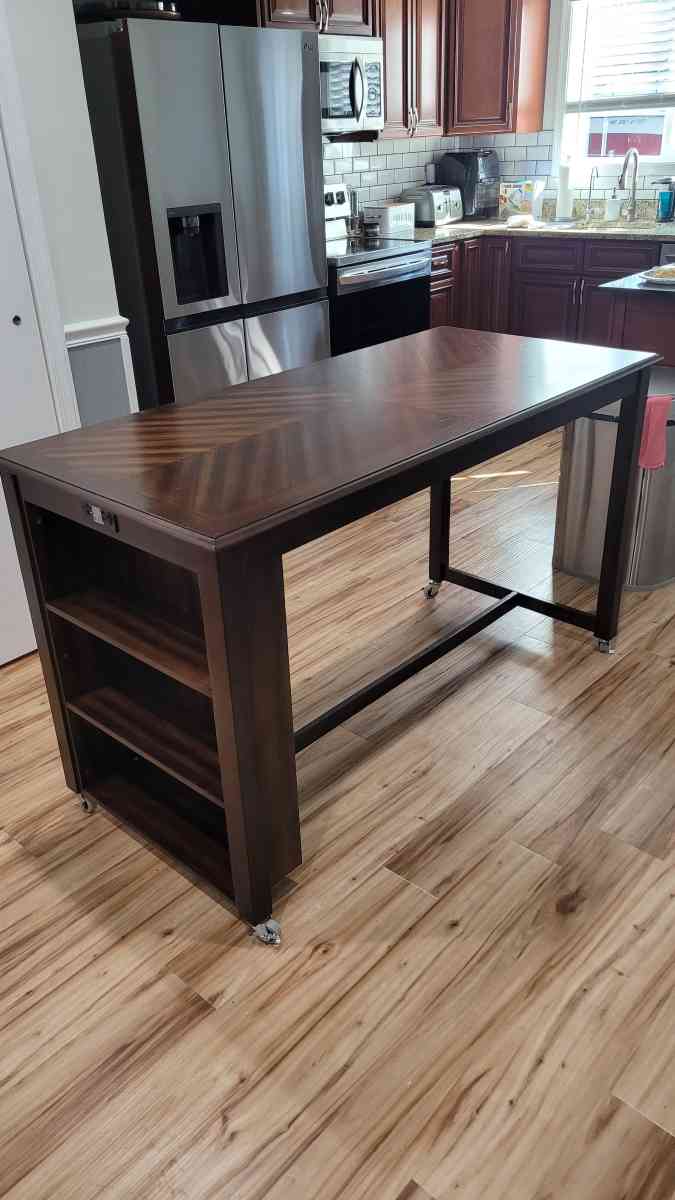 kitchen Island - Stevensville, Maryland - FleaMarketBay