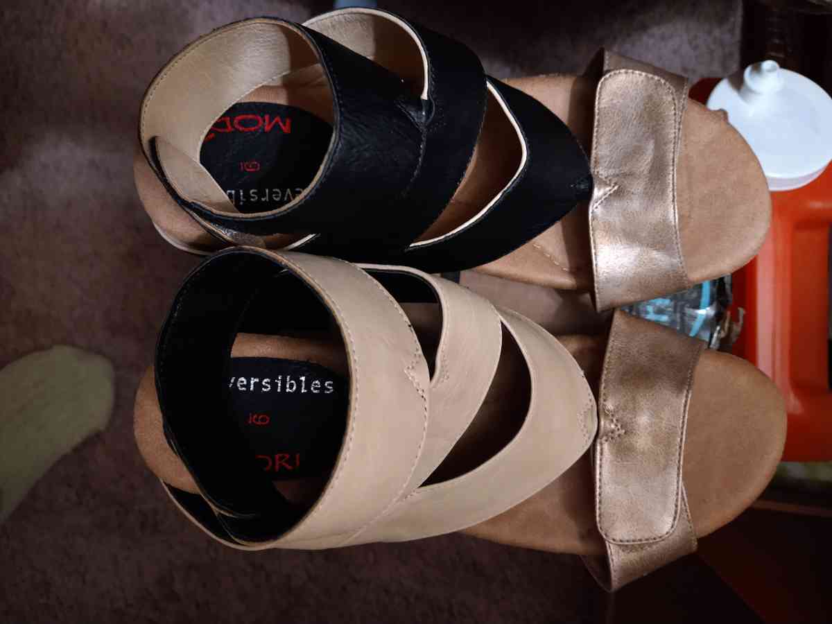 MODZORI REVERSIBLE WEDGE SHOES - Syracuse, New York