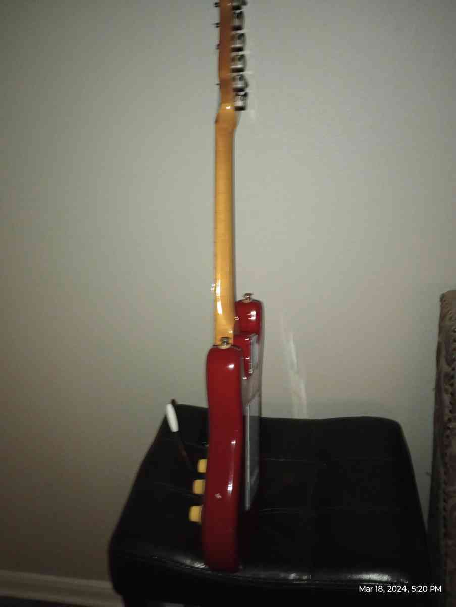 una guitarra - Converse, Texas - FleaMarketBay