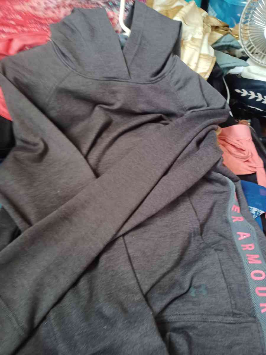 clothing  various - New Albany, Indiana - FleaMarketBay