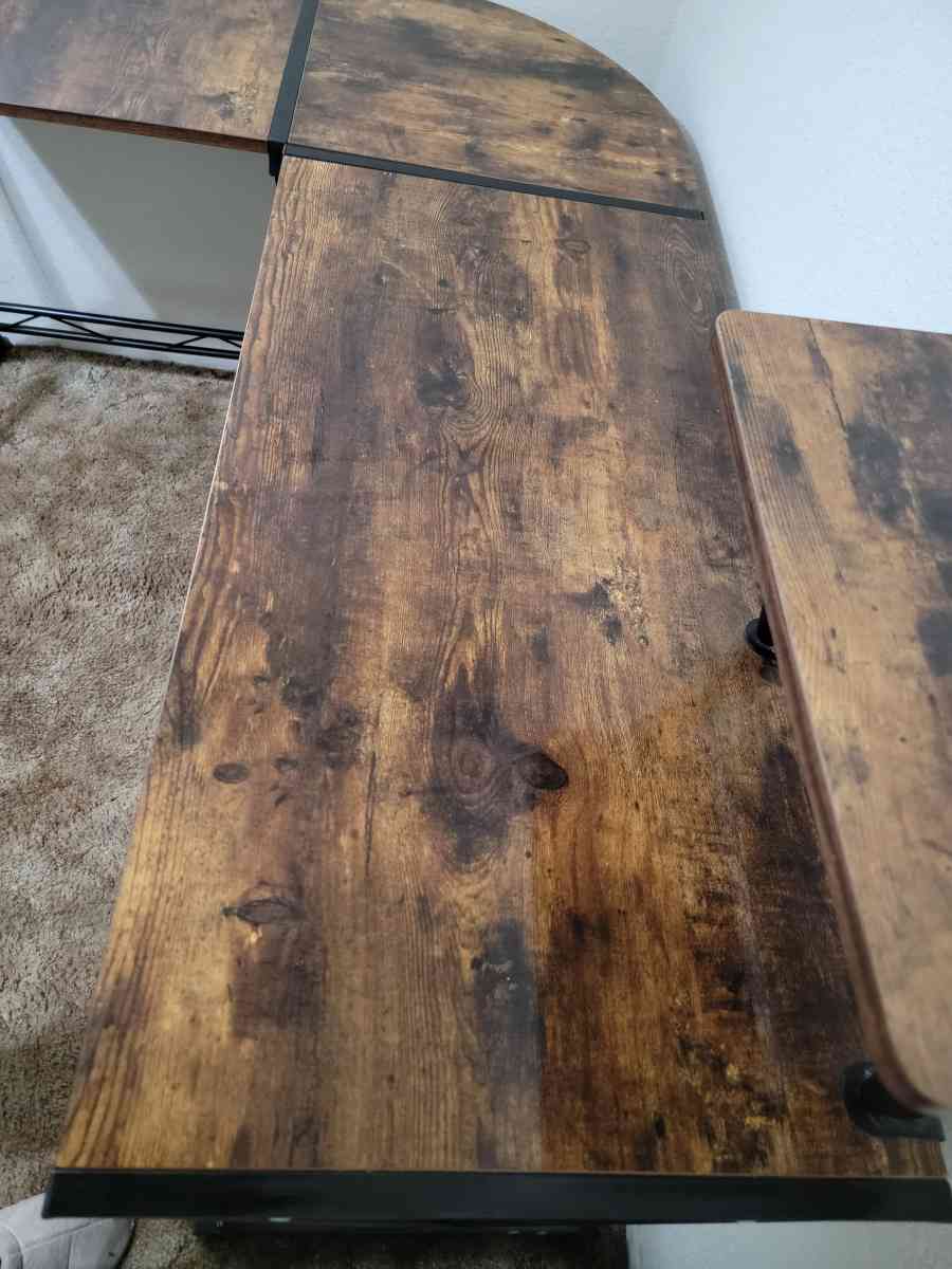L shaped desk - Chico, California - FleaMarketBay