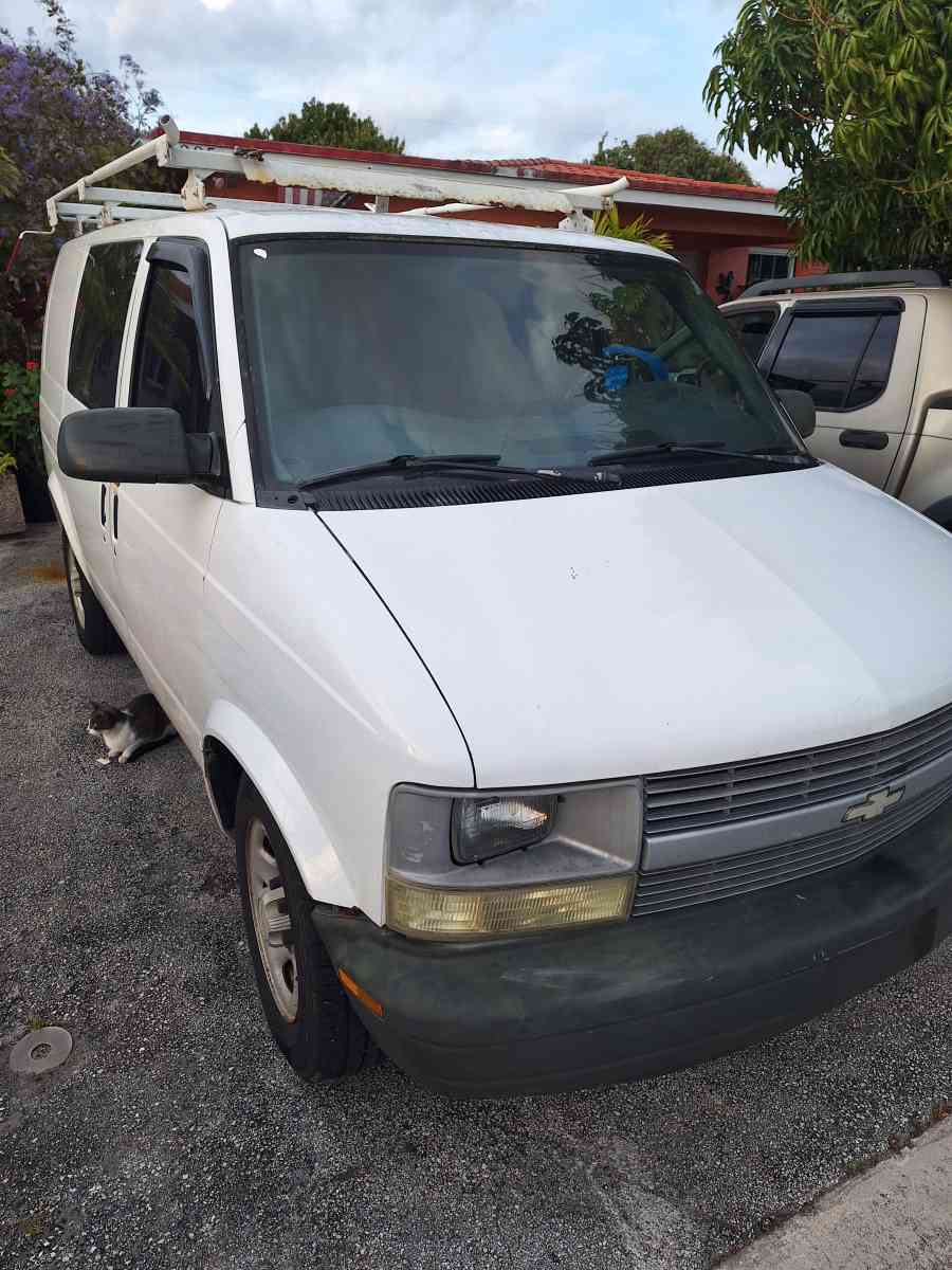 astro van 2005 - Miami, Florida - FleaMarketBay