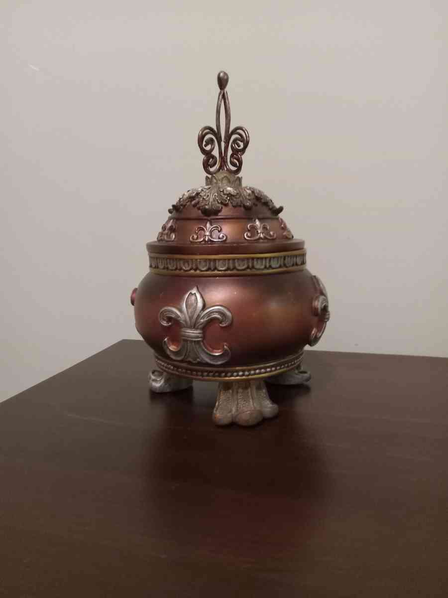 Collectibles set Cermaic Floral Vase - Somerville, Tennessee - FleaMarketBay