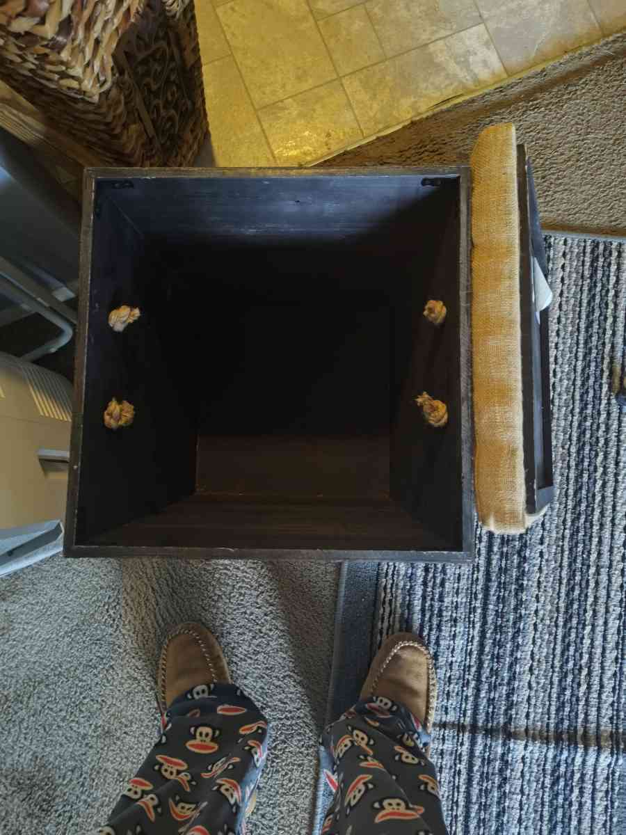 furniture box - Albin, Wyoming - FleaMarketBay