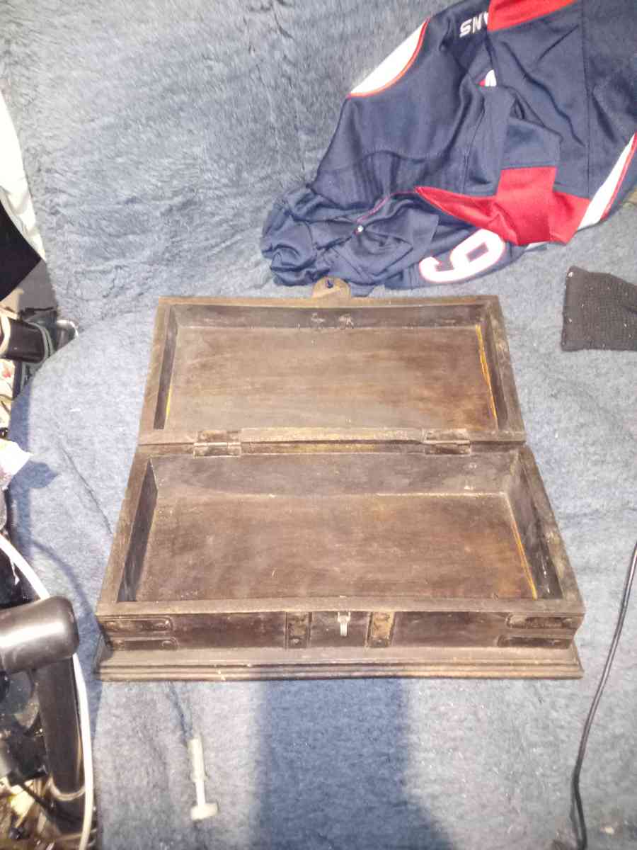 old antique box - Tampa, Florida - FleaMarketBay