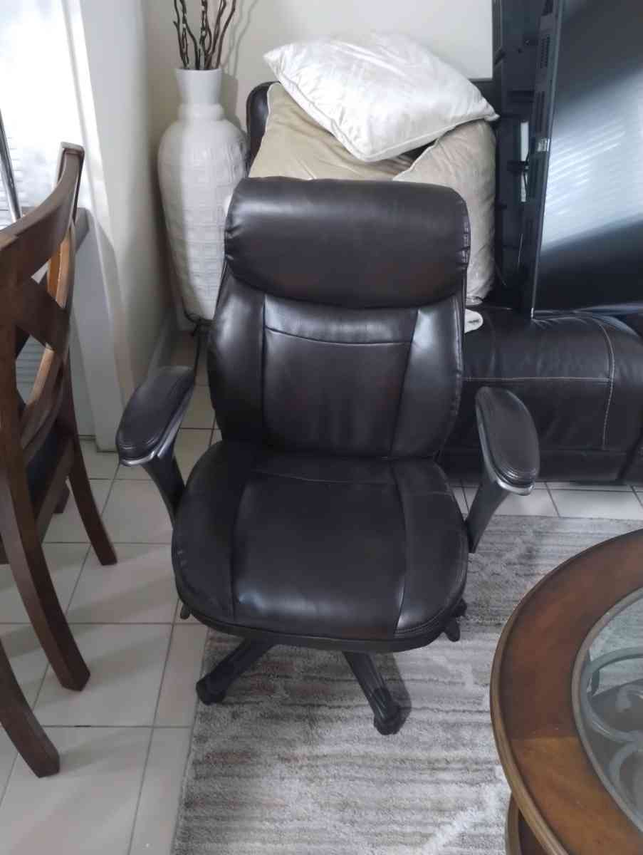office desk chair - Hialeah, Florida