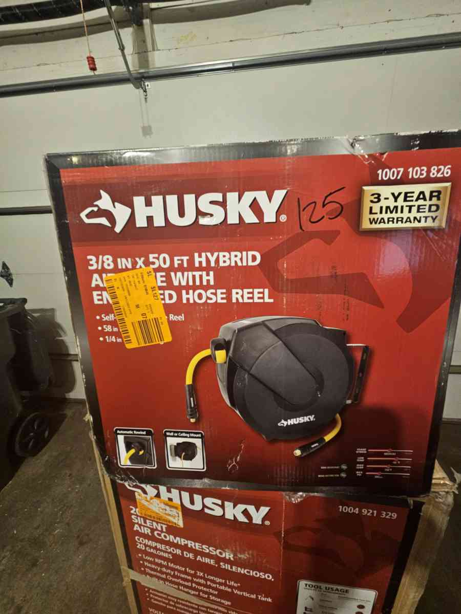 brandnew Husky air hose and reel - Greeley, Colorado - FleaMarketBay