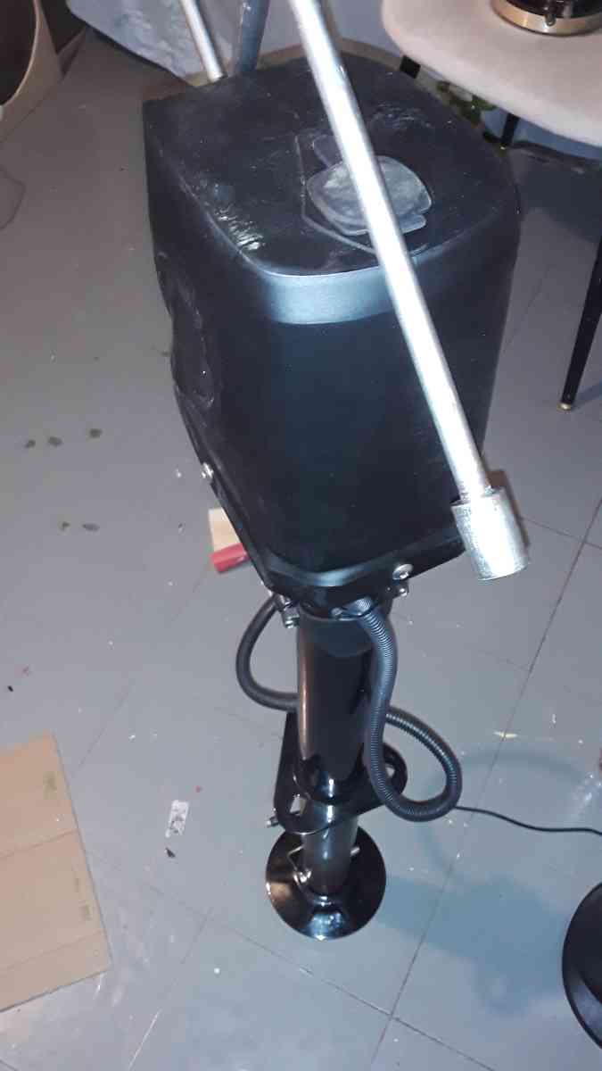 Electric Trailer Jack - Omaha, Nebraska - FleaMarketBay