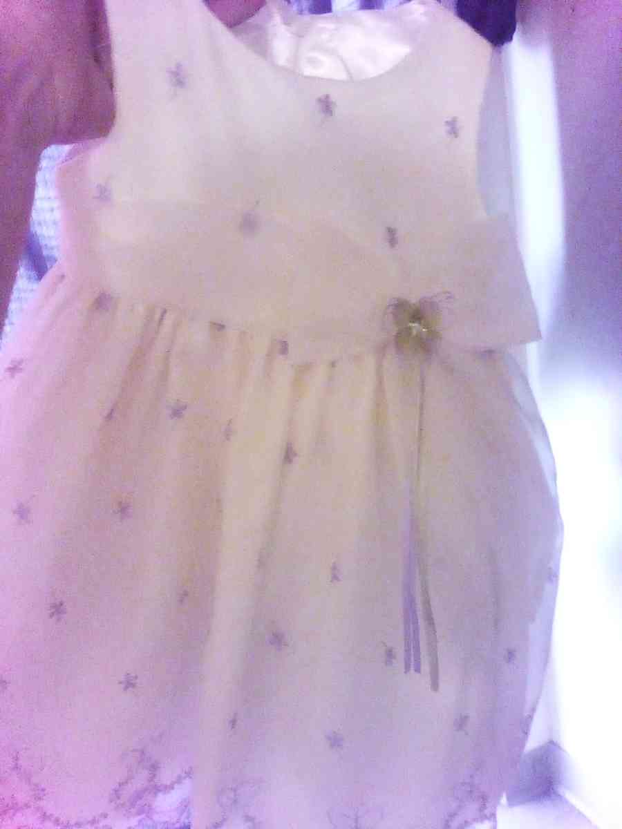 little girl dress the size is 24 mos - Adamsville, Ohio - FleaMarketBay