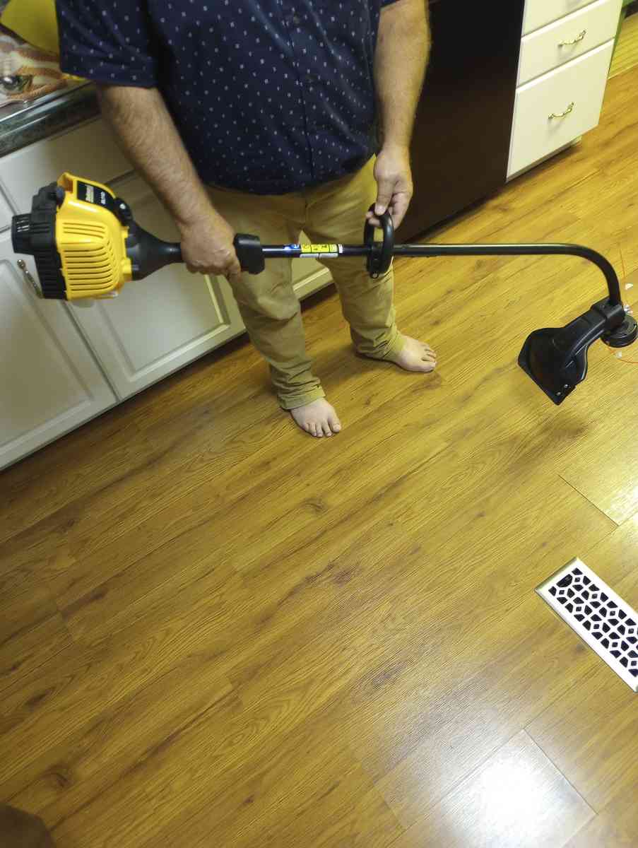 weed eaters - Aiken, South Carolina - FleaMarketBay