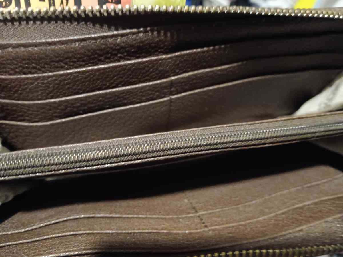 Michael Kors womens wallet - Commerce City, Colorado - FleaMarketBay