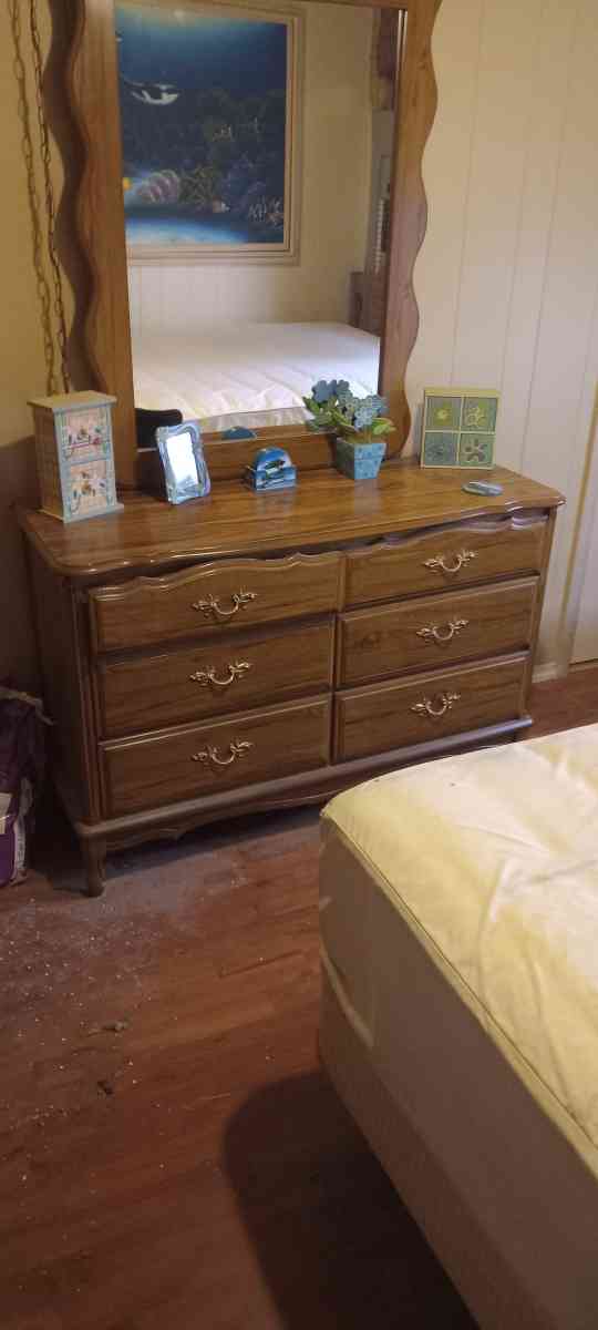 bedroom set queen - Hudson, Florida - FleaMarketBay