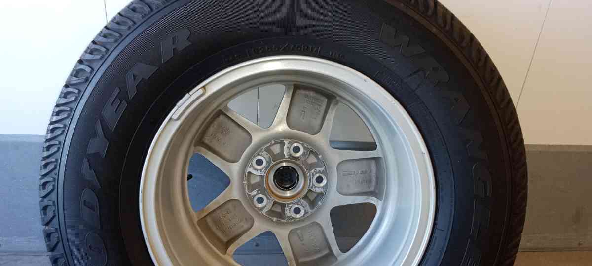 the tire rim R17 for the jeep whangler 2011 - Adelanto, California - FleaMarketBay