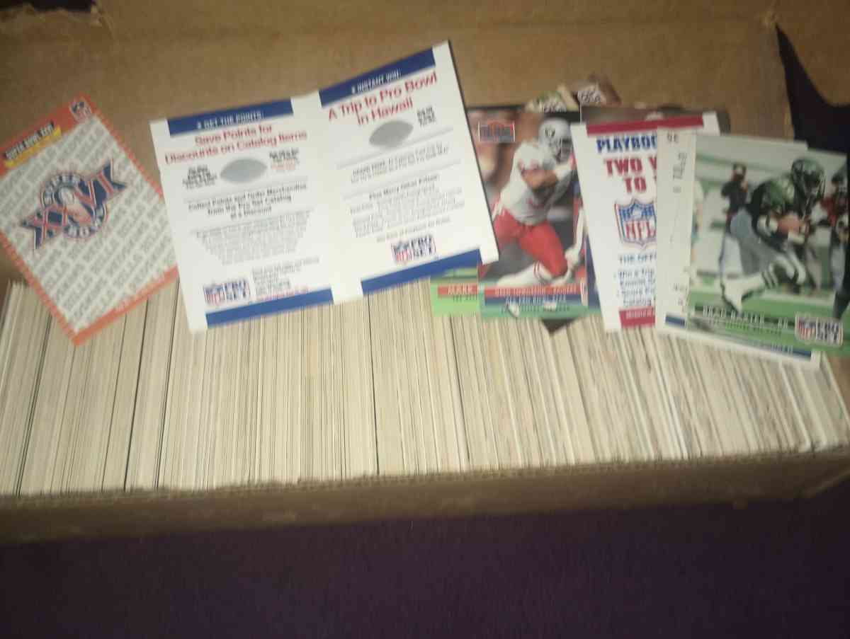 NFL pro set hundreds of mixed cards 8994 - Summerfield, Florida