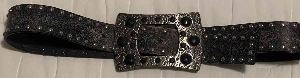 Buckle brand belt womens size small - Augusta, Kansas - FleaMarketBay