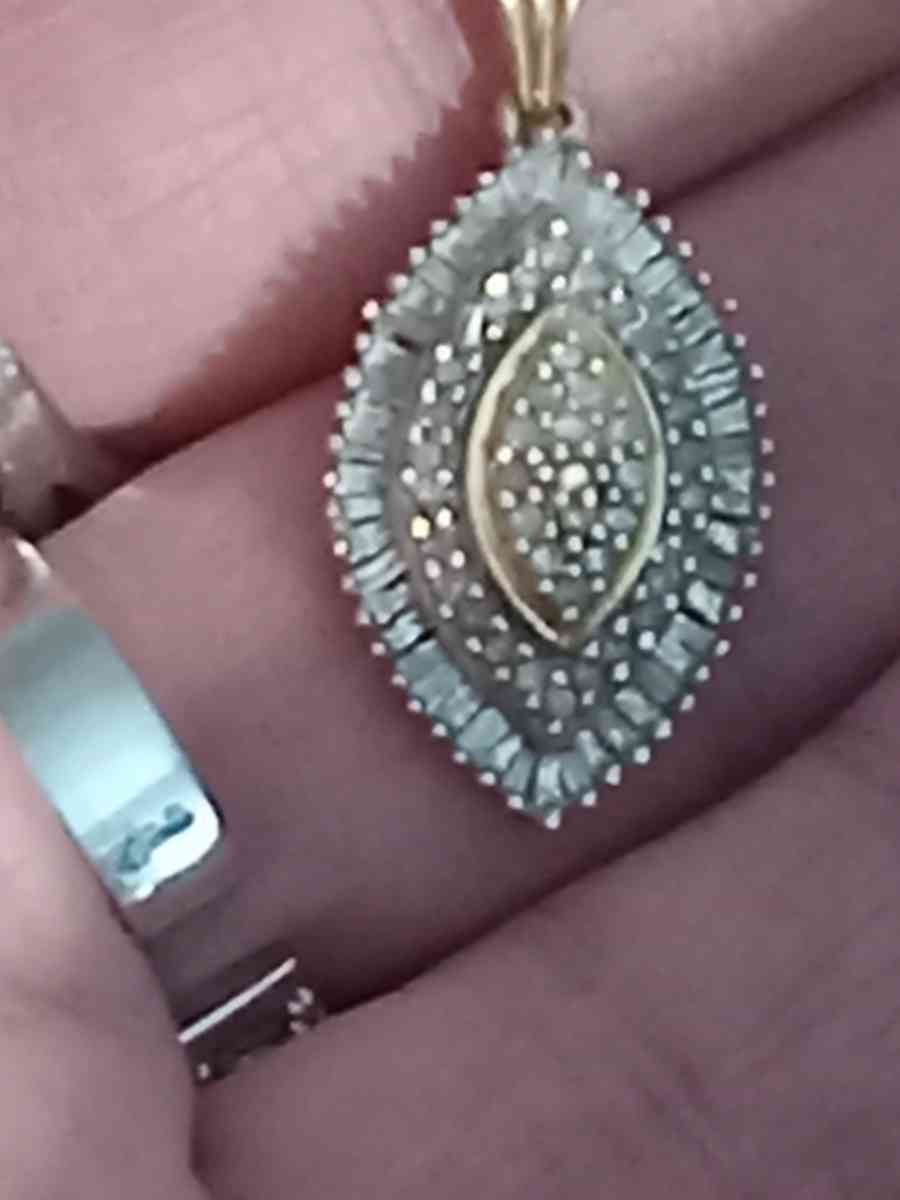 10 K 50 count Diamond necklace - Gonzales, Louisiana - FleaMarketBay