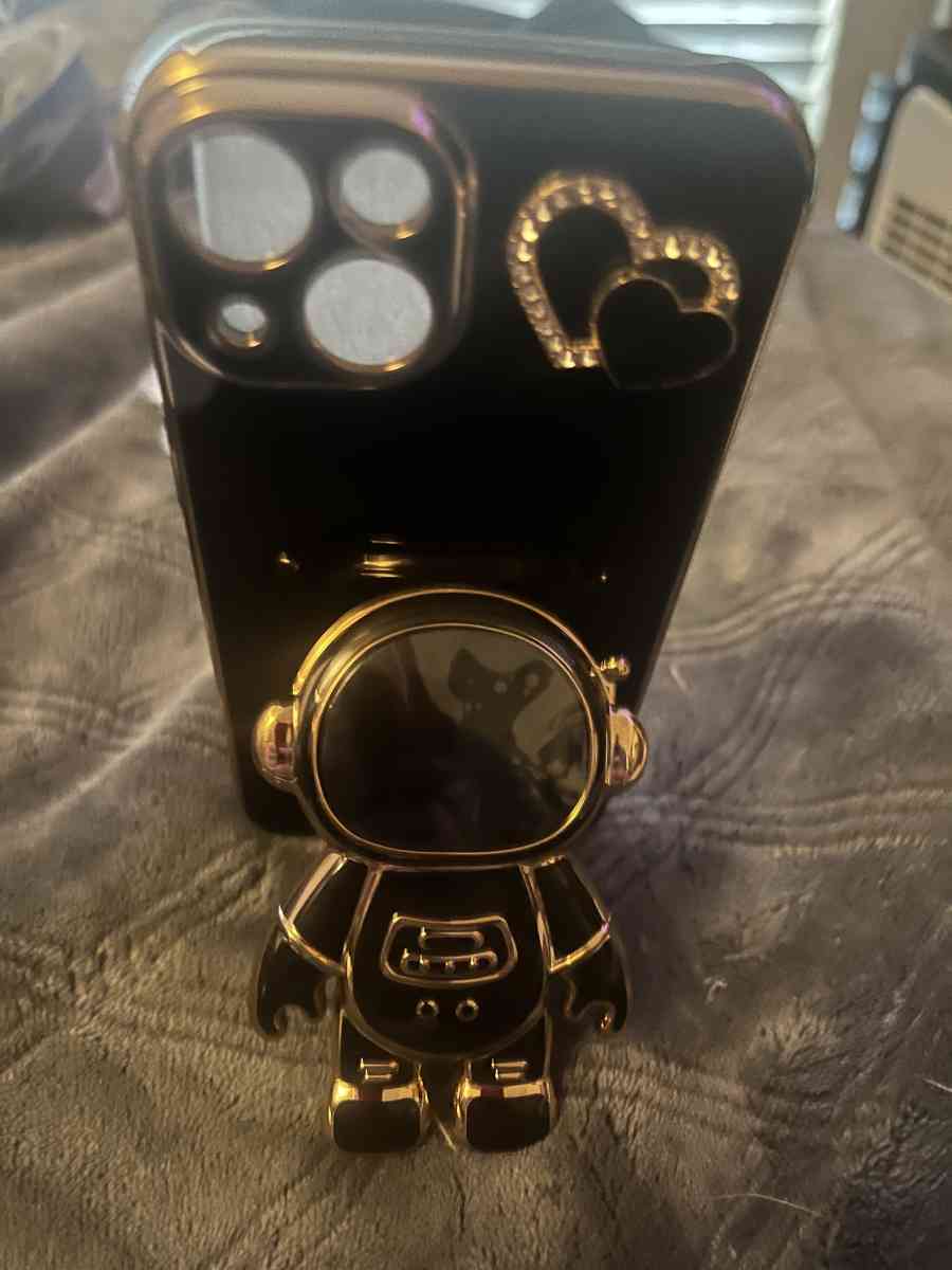 iPhone 13 14 case 3D kickstand and fingerhold brand new - Rancho Cucamonga, California - FleaMarketBay