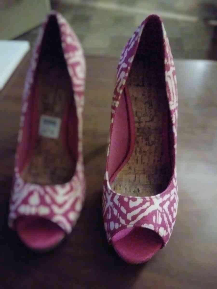 shoes heels - Fayetteville, North Carolina - FleaMarketBay