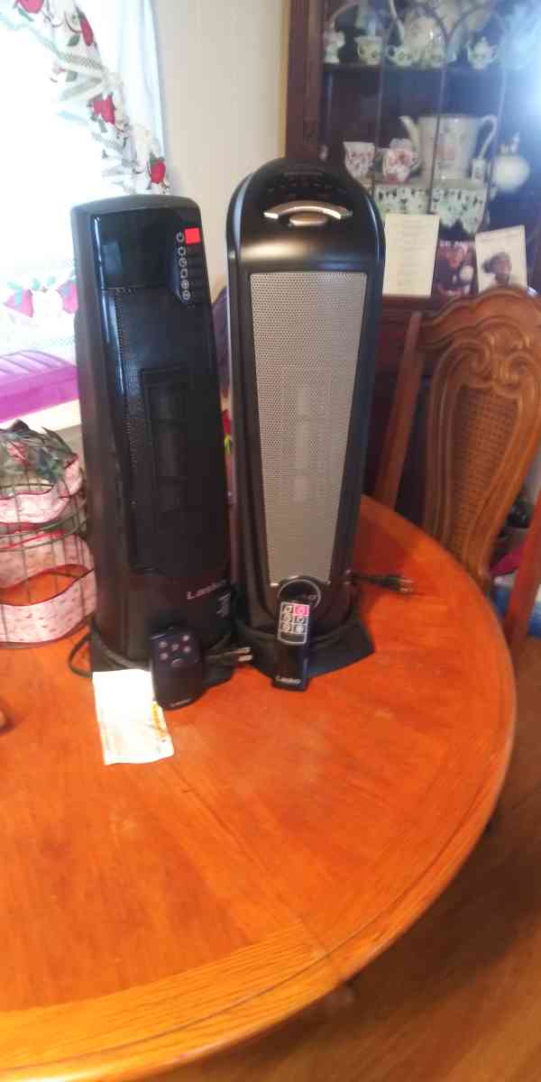 two ceramic oscillating tower heaters with remote control - Yucaipa, California